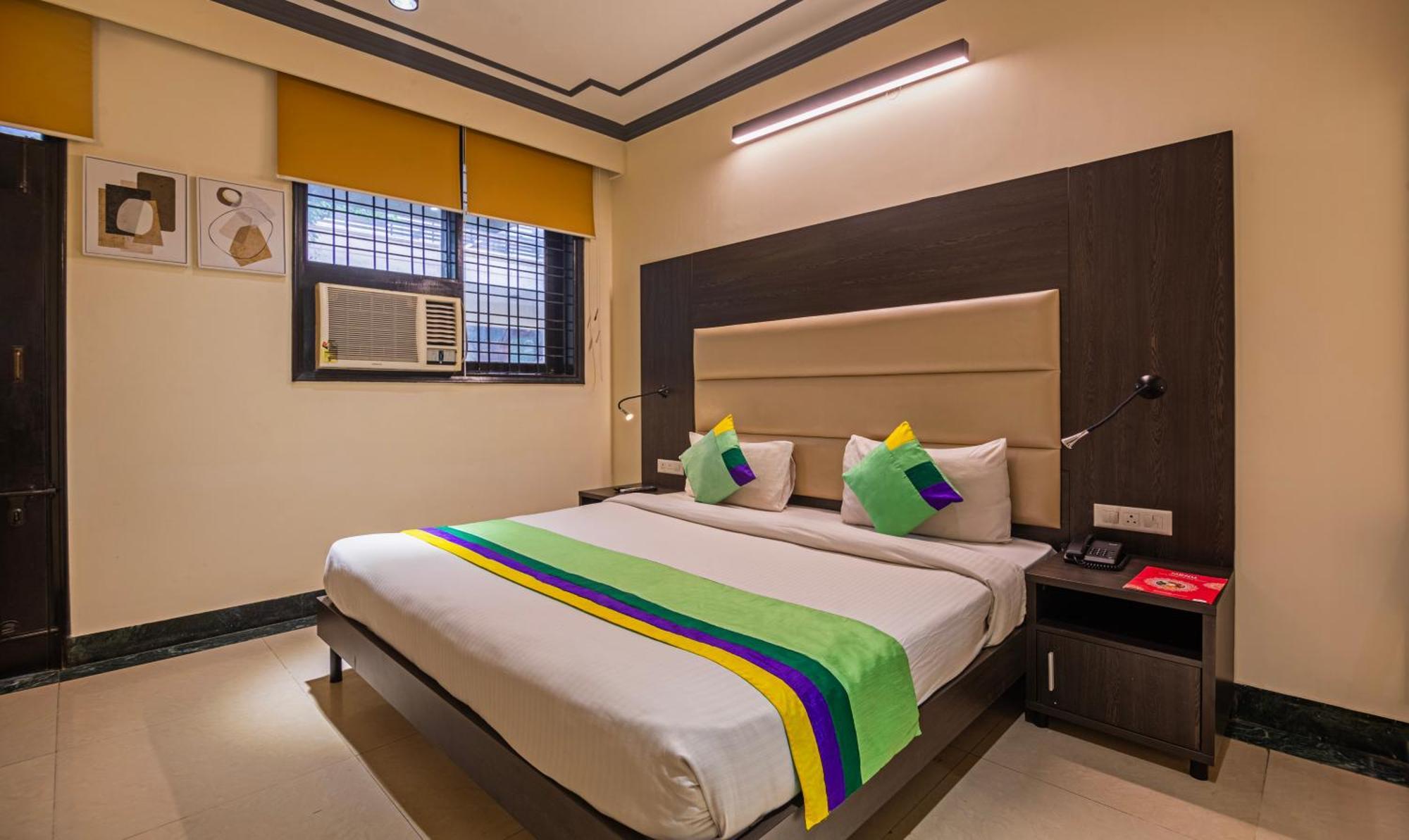 Super Townhouse Sushant Lok Phase 1 Formerly Hotel Neven Gurgaon Extérieur photo