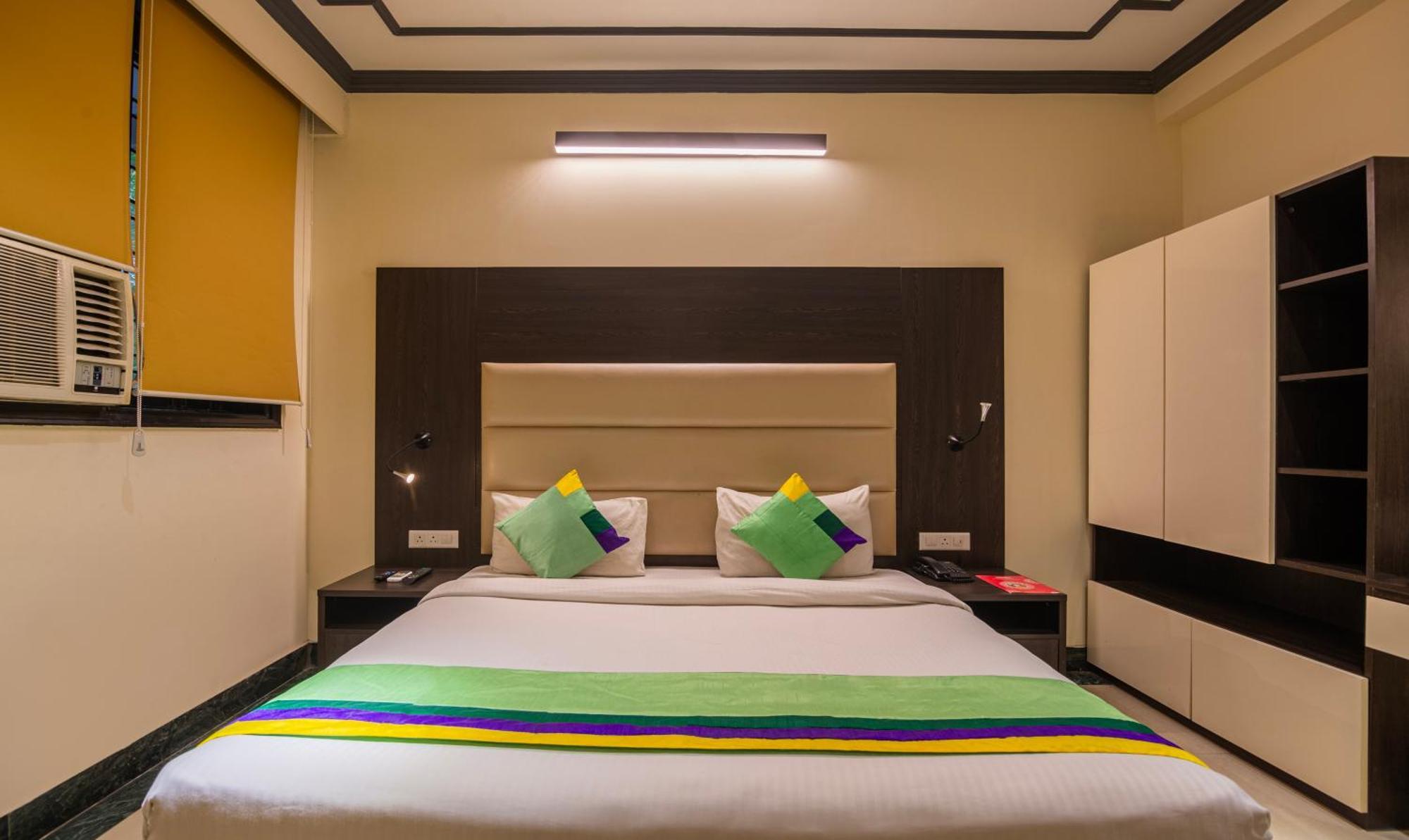 Super Townhouse Sushant Lok Phase 1 Formerly Hotel Neven Gurgaon Extérieur photo