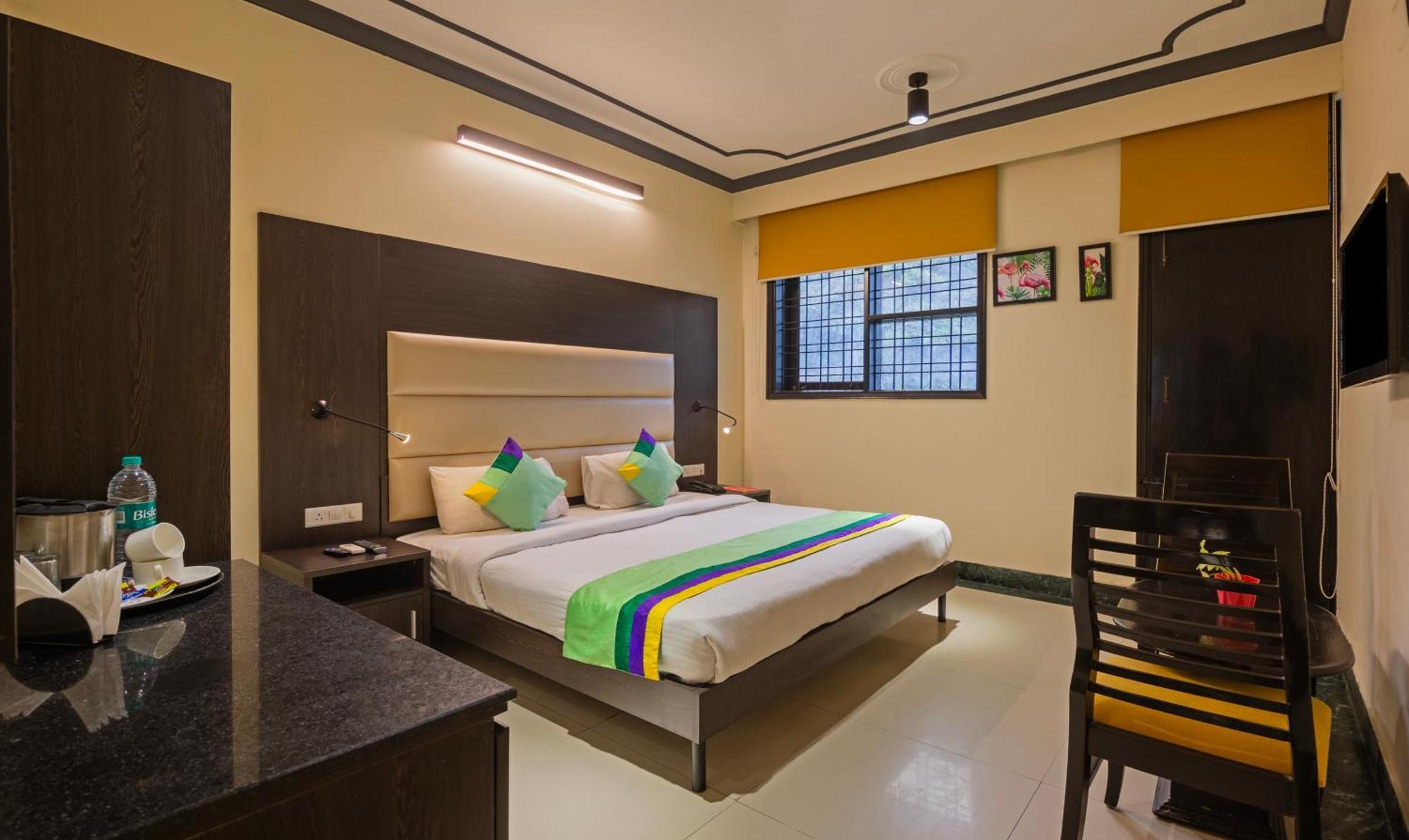 Super Townhouse Sushant Lok Phase 1 Formerly Hotel Neven Gurgaon Extérieur photo