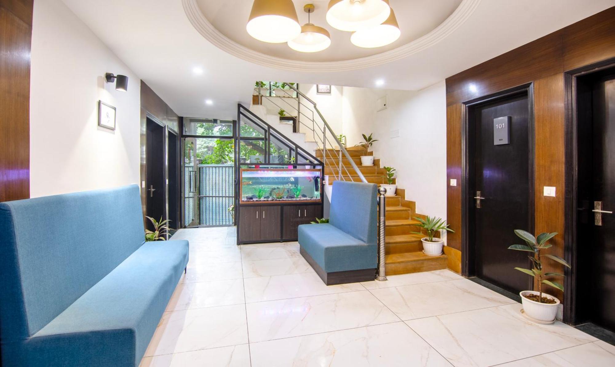 Super Townhouse Sushant Lok Phase 1 Formerly Hotel Neven Gurgaon Extérieur photo