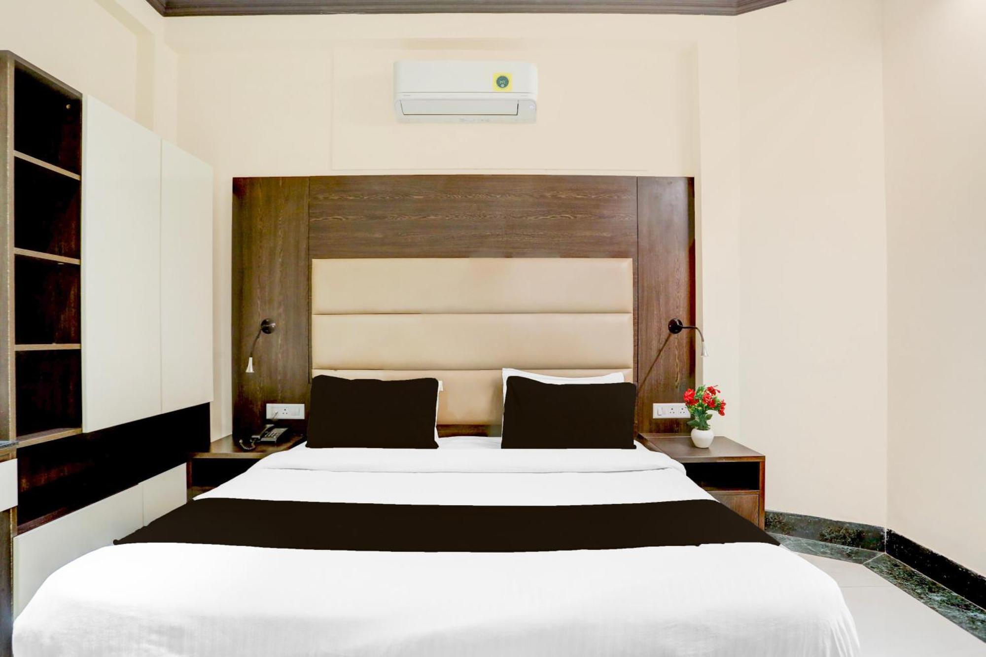 Super Townhouse Sushant Lok Phase 1 Formerly Hotel Neven Gurgaon Extérieur photo