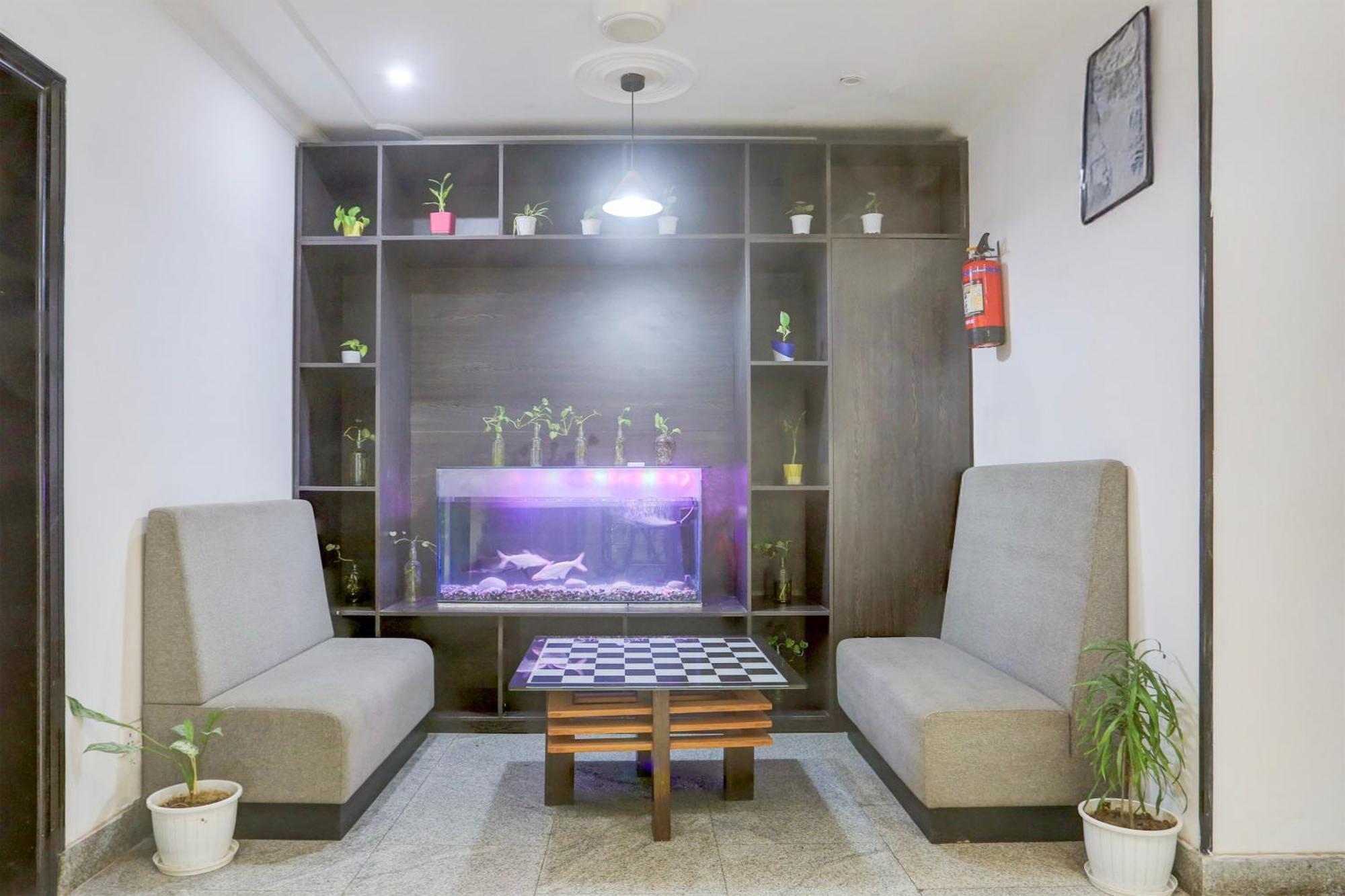 Super Townhouse Sushant Lok Phase 1 Formerly Hotel Neven Gurgaon Extérieur photo