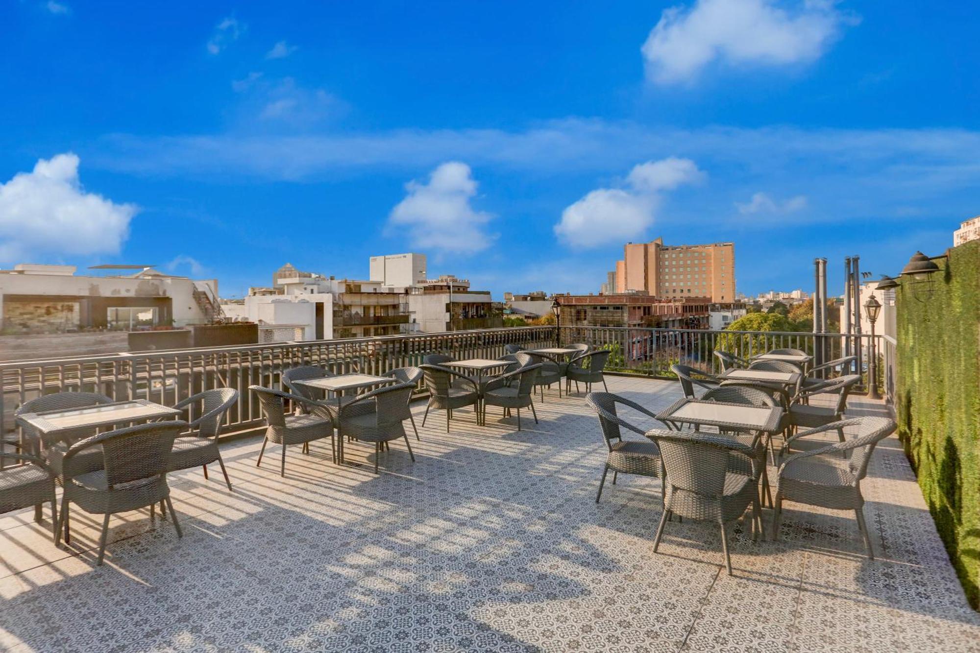 Super Townhouse Sushant Lok Phase 1 Formerly Hotel Neven Gurgaon Extérieur photo