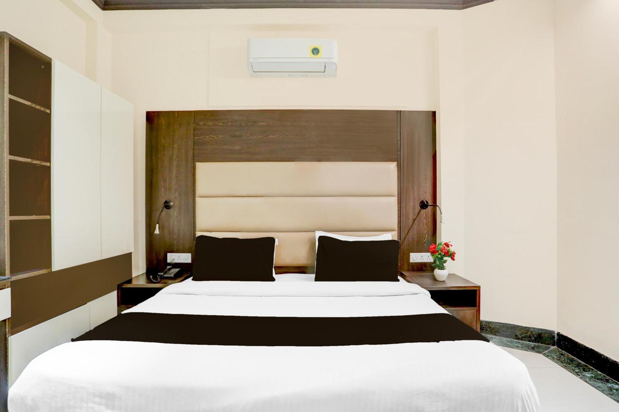 Super Townhouse Sushant Lok Phase 1 Formerly Hotel Neven Gurgaon Extérieur photo