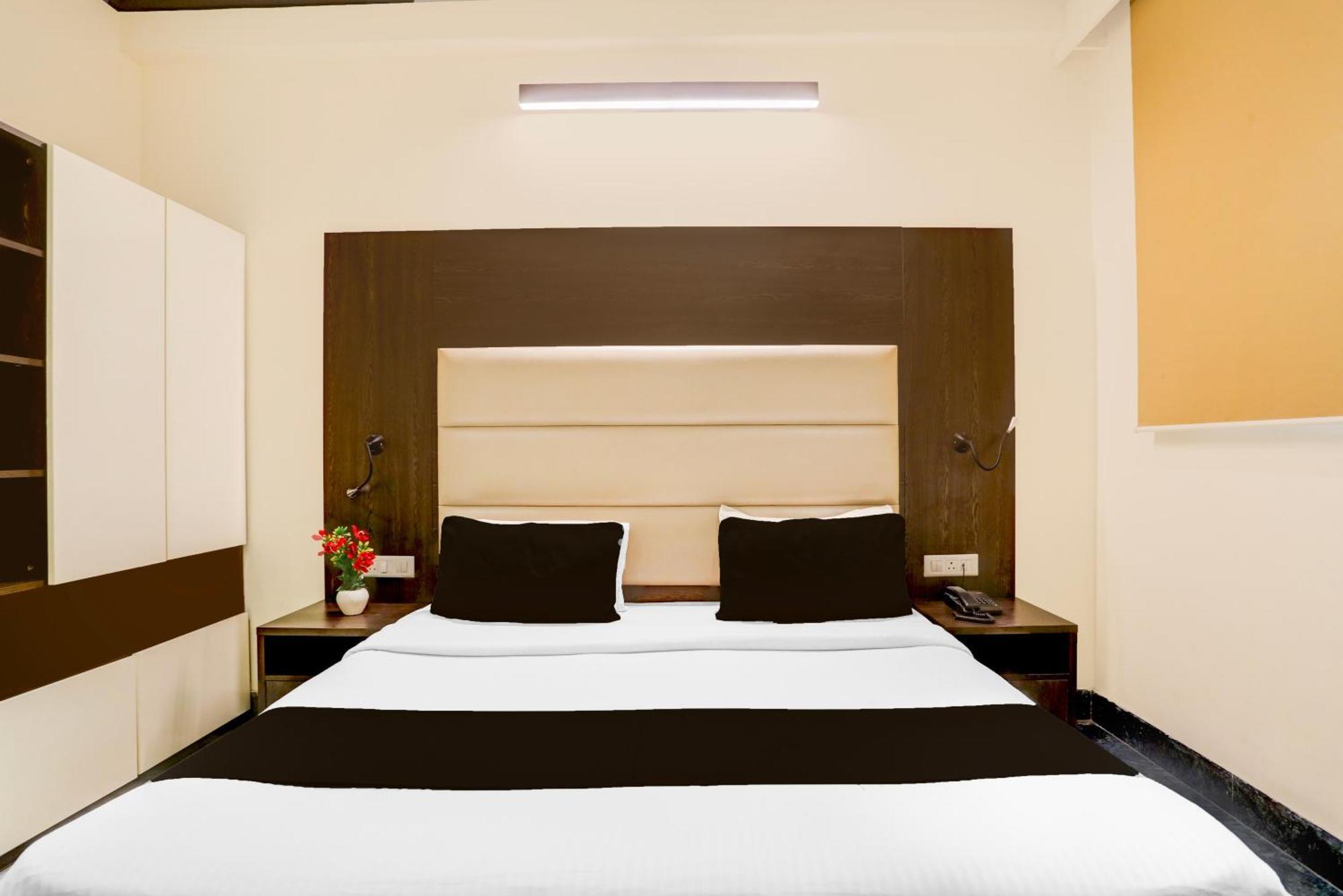 Super Townhouse Sushant Lok Phase 1 Formerly Hotel Neven Gurgaon Extérieur photo