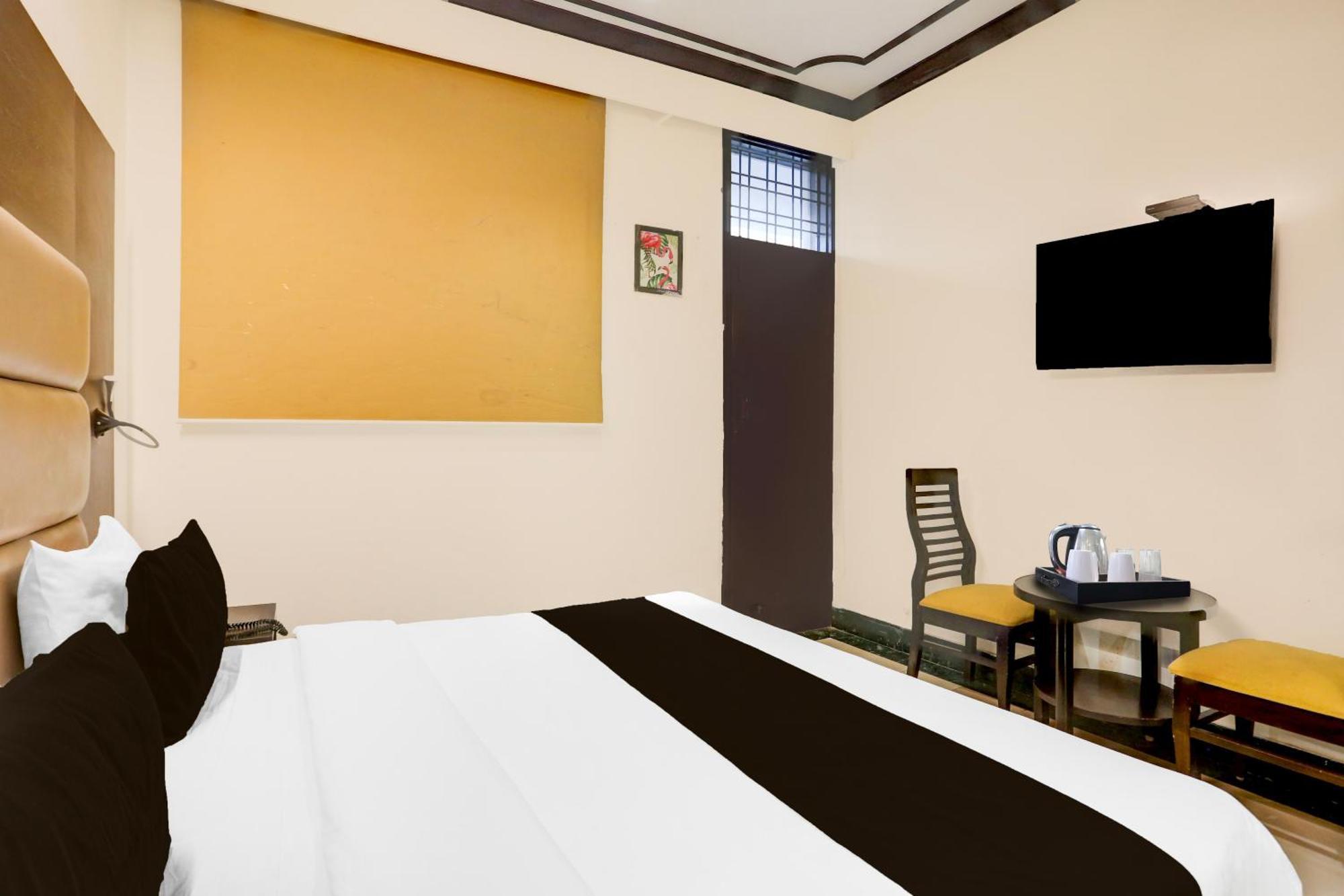 Super Townhouse Sushant Lok Phase 1 Formerly Hotel Neven Gurgaon Extérieur photo