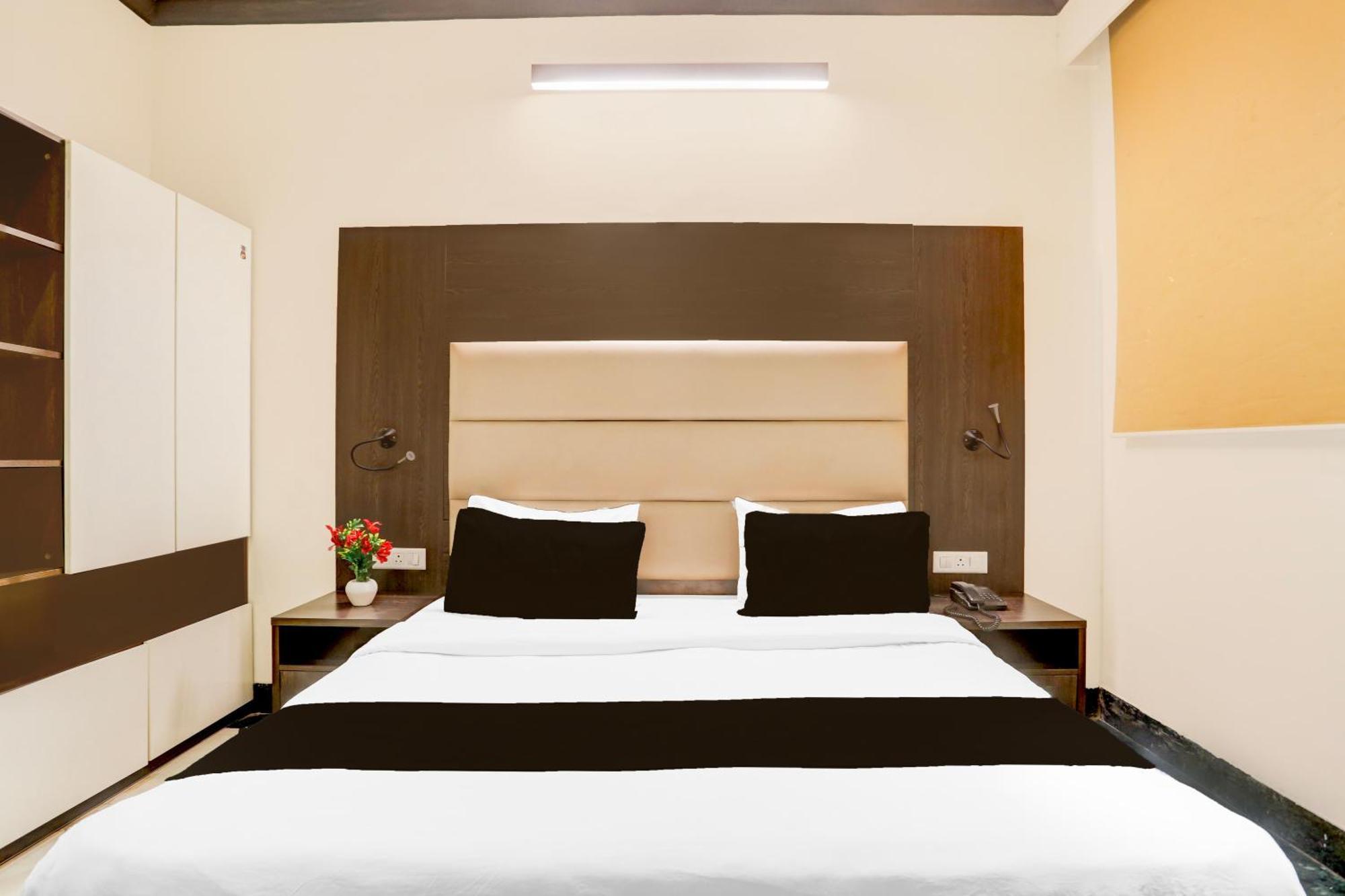 Super Townhouse Sushant Lok Phase 1 Formerly Hotel Neven Gurgaon Extérieur photo